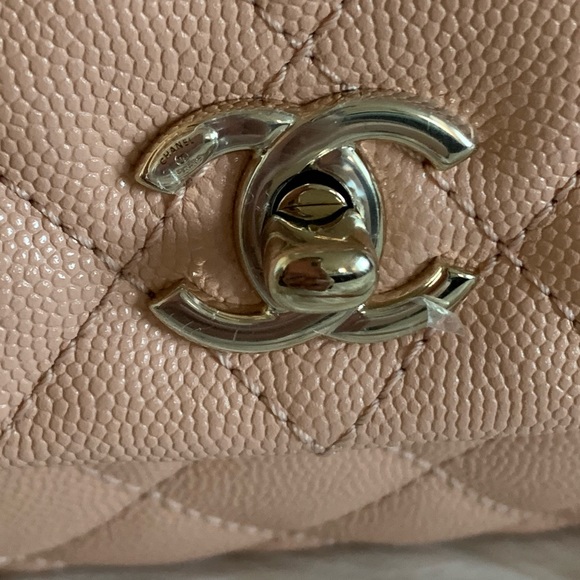 āāSOLD in IGāāChanel 21P small(old mini) light pink caviar coco - Picture 5 of 16